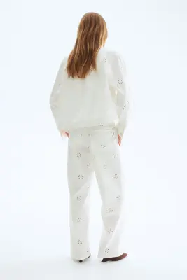 Pantalon en twill avec broderie anglaise - Blanc — photo 2