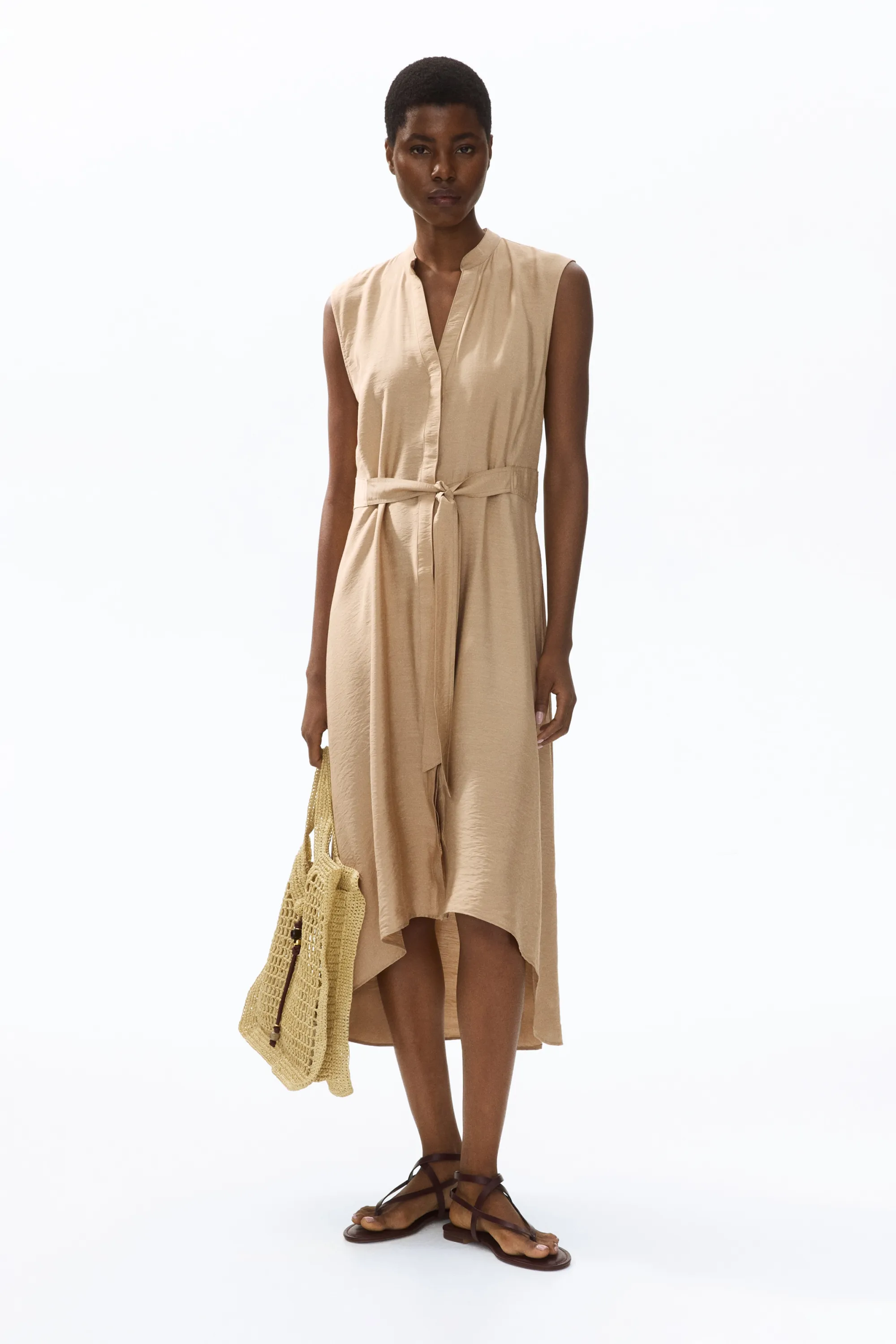 Robe chemise avec ceinture à nouer - Beige