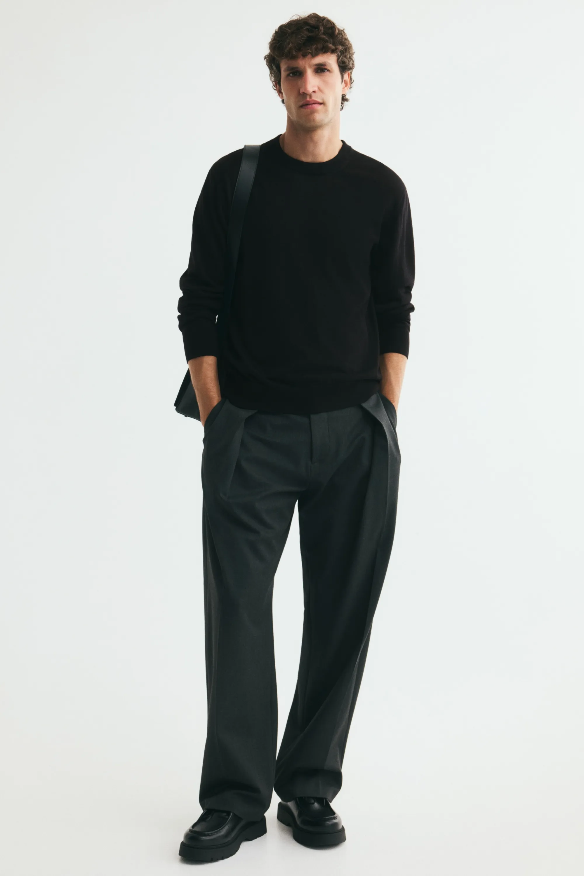 Pull Regular Fit en laine mérinos - Noir