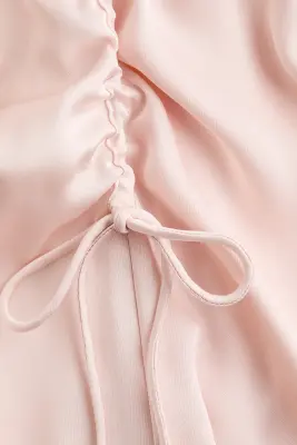 Robe en satin avec cordon de serrage - Rose poudré — photo 3