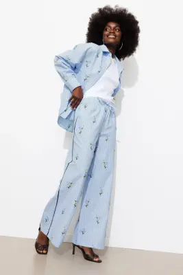 Pantalon rayé brodé Femme — photo 4