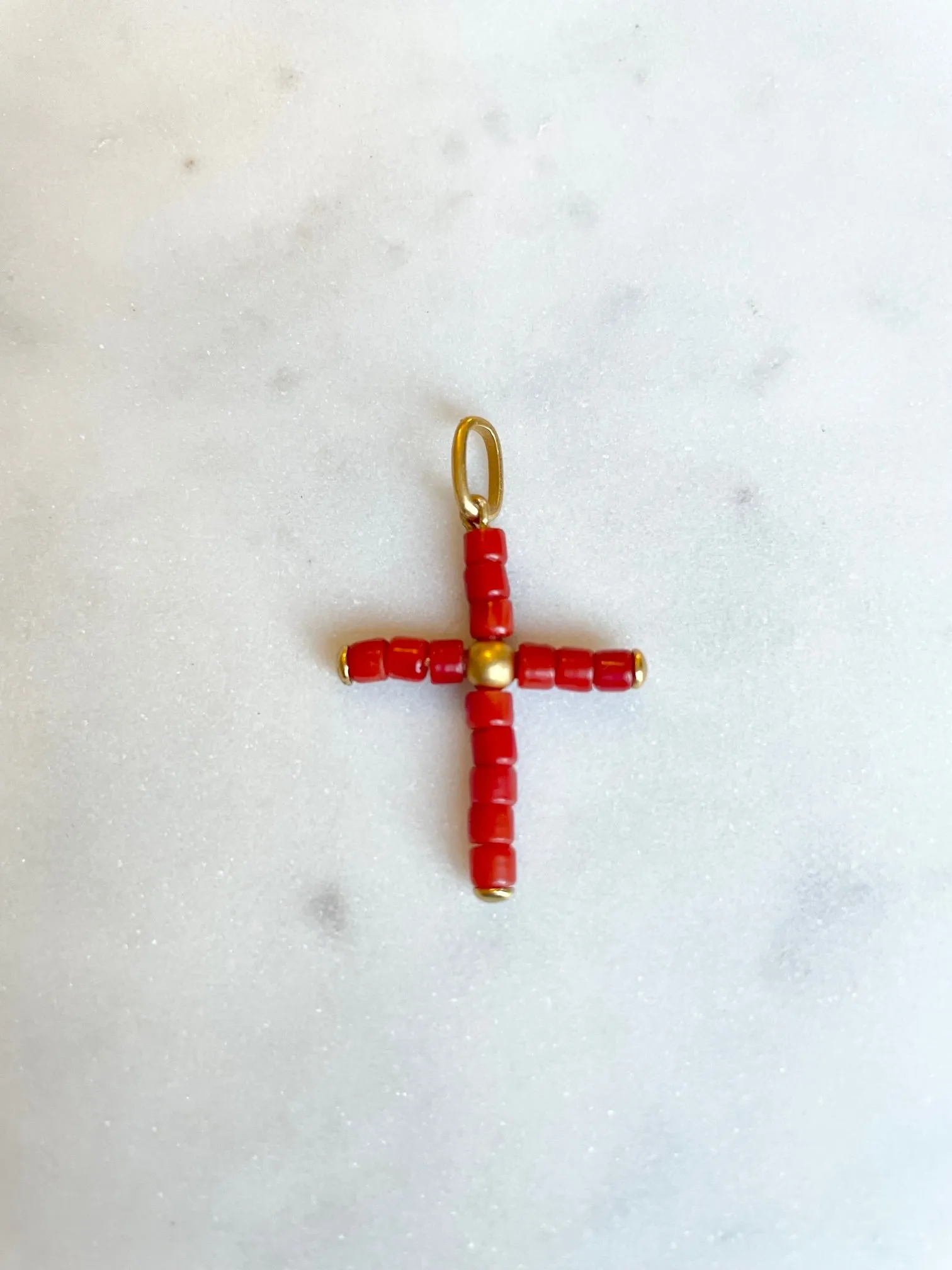 Nouveau ! ALHAJA Pendentif Croix Corail
