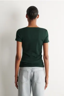 T-SHIRT SLIM EN COTON À COL BATEAU - VERT FONCÉ — photo 3
