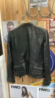 Veste en cuir noir pour femme — photo 3