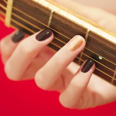 Vernis Hollyhock rouge noir — photo 5