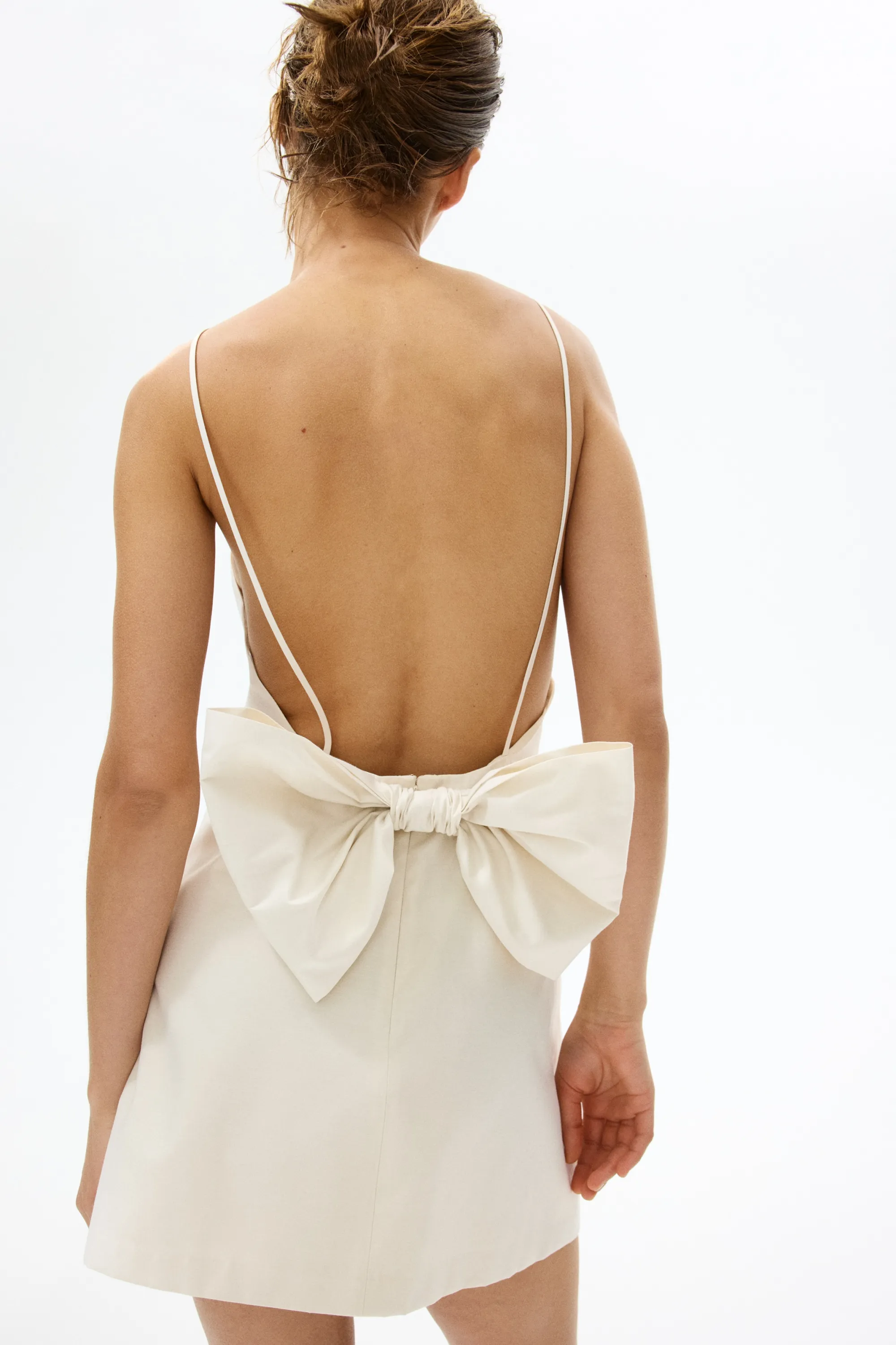 Robe avec nœud et décolleté dans le dos - Crème