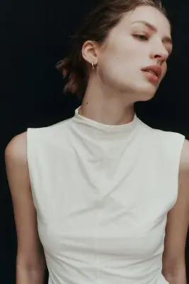 Top à col cheminée en modal mélangé - Ivoire — photo 3