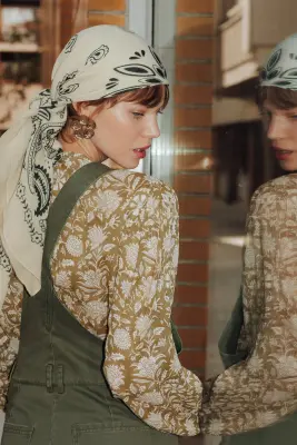 Foulard carré en laine Femme — photo 2