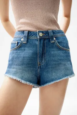 Short frangé en denim - Bleu denim — photo 1