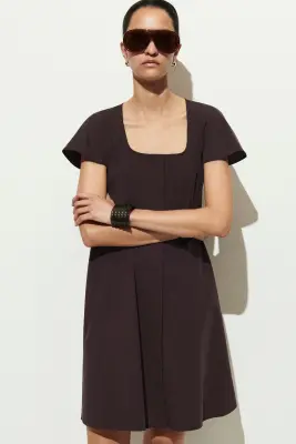 ROBE COURTE EN COTON À MANCHES ÉVASÉES - BRUN FONCÉ — photo 4