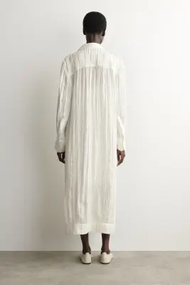 ROBE-CHEMISE MIDI EN SOIE FROISSÉE - BLANC — photo 4