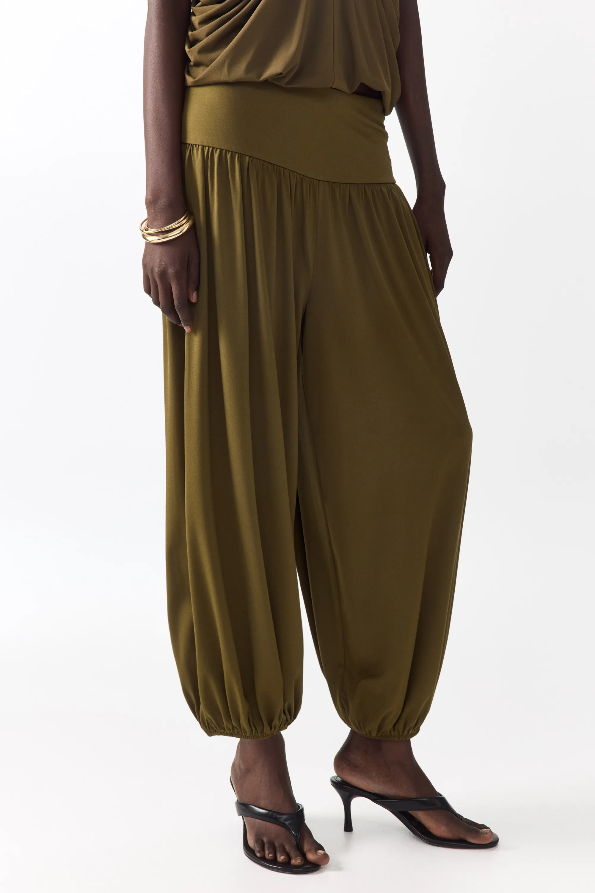 Pantalon 7/8 avec jambes ballon - Vert kaki foncé