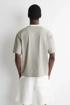 T-SHIRT HENLEY RAYÉ EN COTON - BLANC / NOIR / RAYURE — photo 4