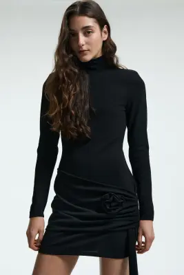 Robe à épaulettes - Noir — photo 3