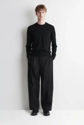 PULL SLIM À COL ROND EN LAINE MÉRINOS - NOIR — photo 1