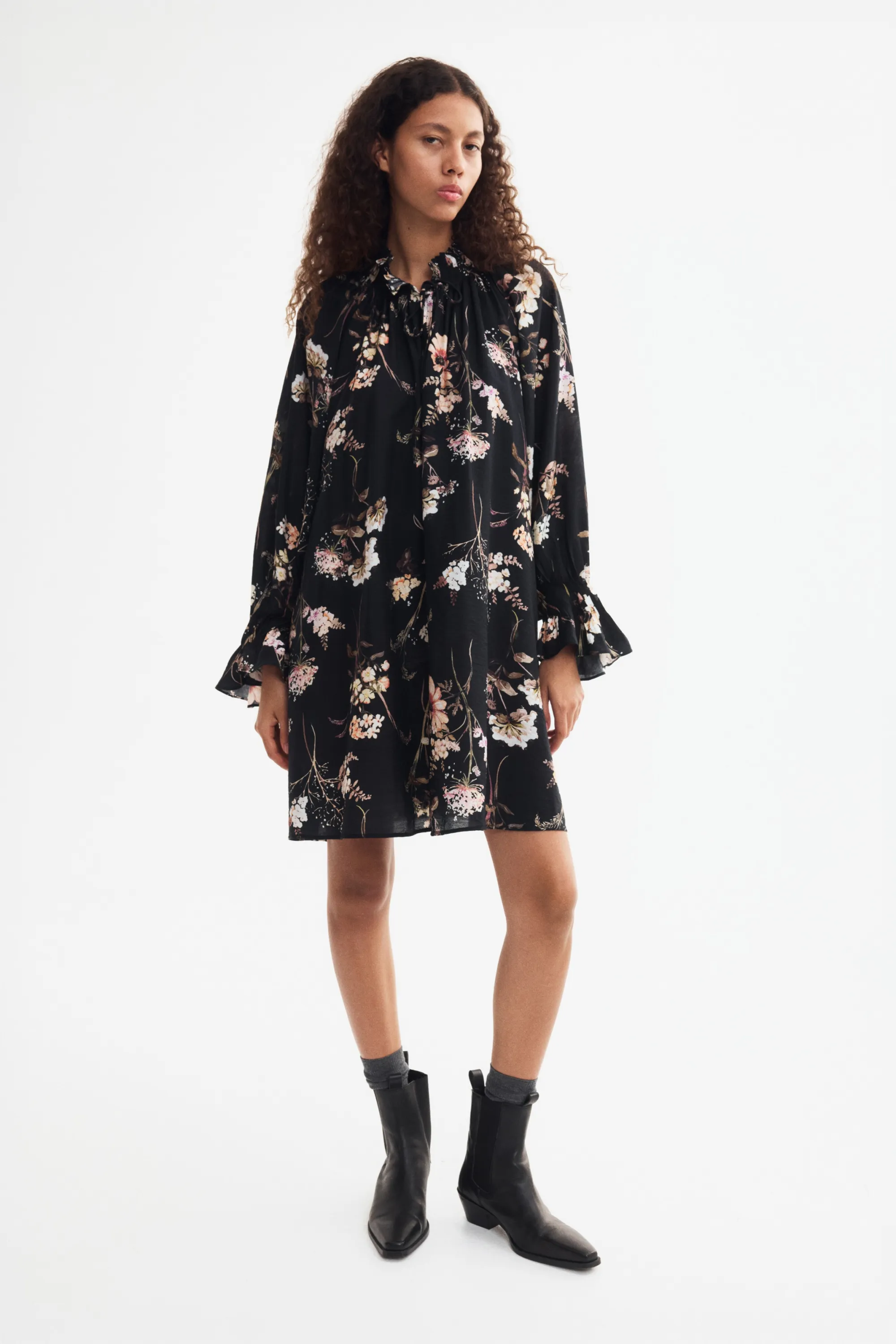 Robe tunique avec ceinture à nouer - Noir/fleuri