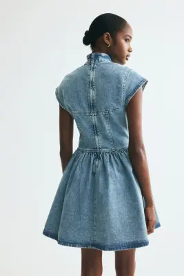 Robe en denim avec jupe évasée - Bleu denim — photo 3