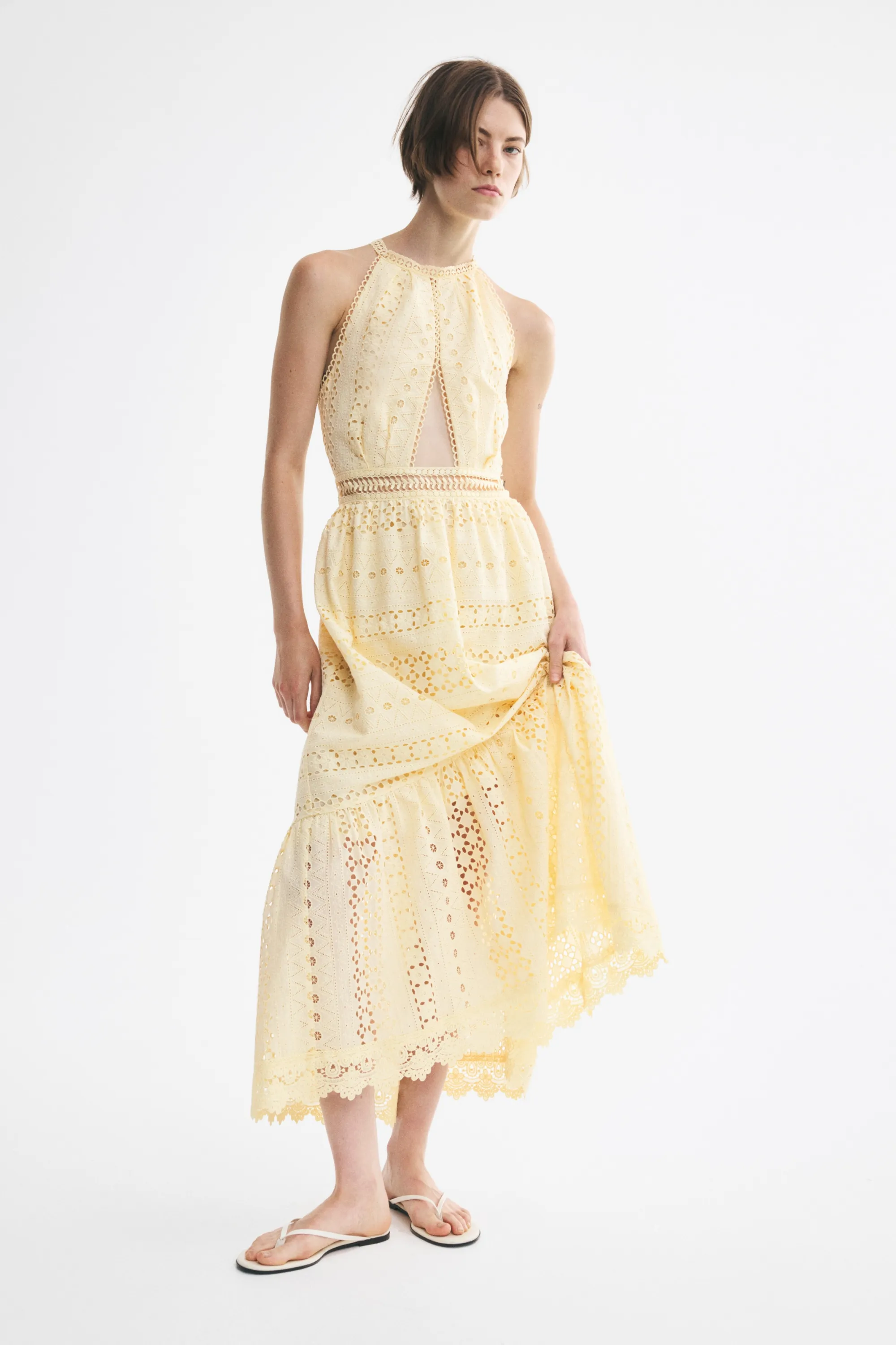 Robe découpé avec broderie anglaise - Jaune clair