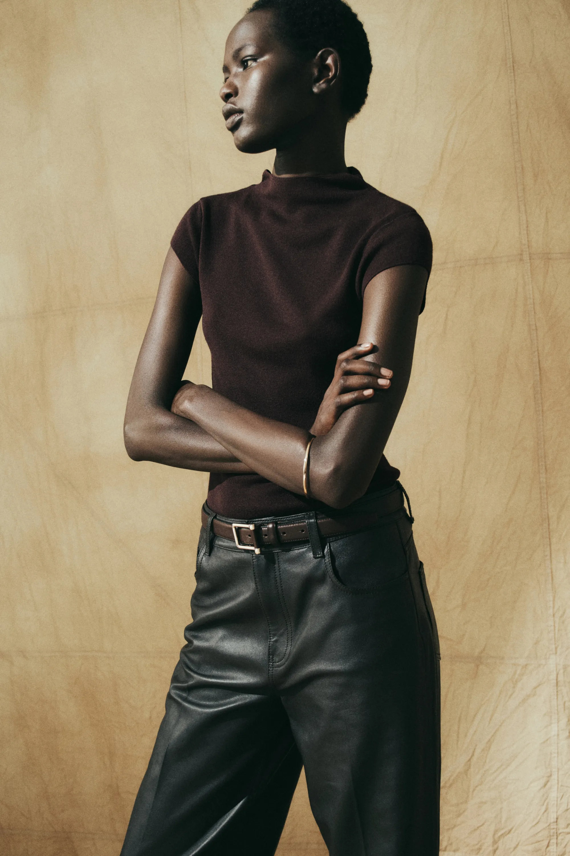 Top en maille fine avec col cheminée - Marron foncé