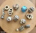 Charms divers
