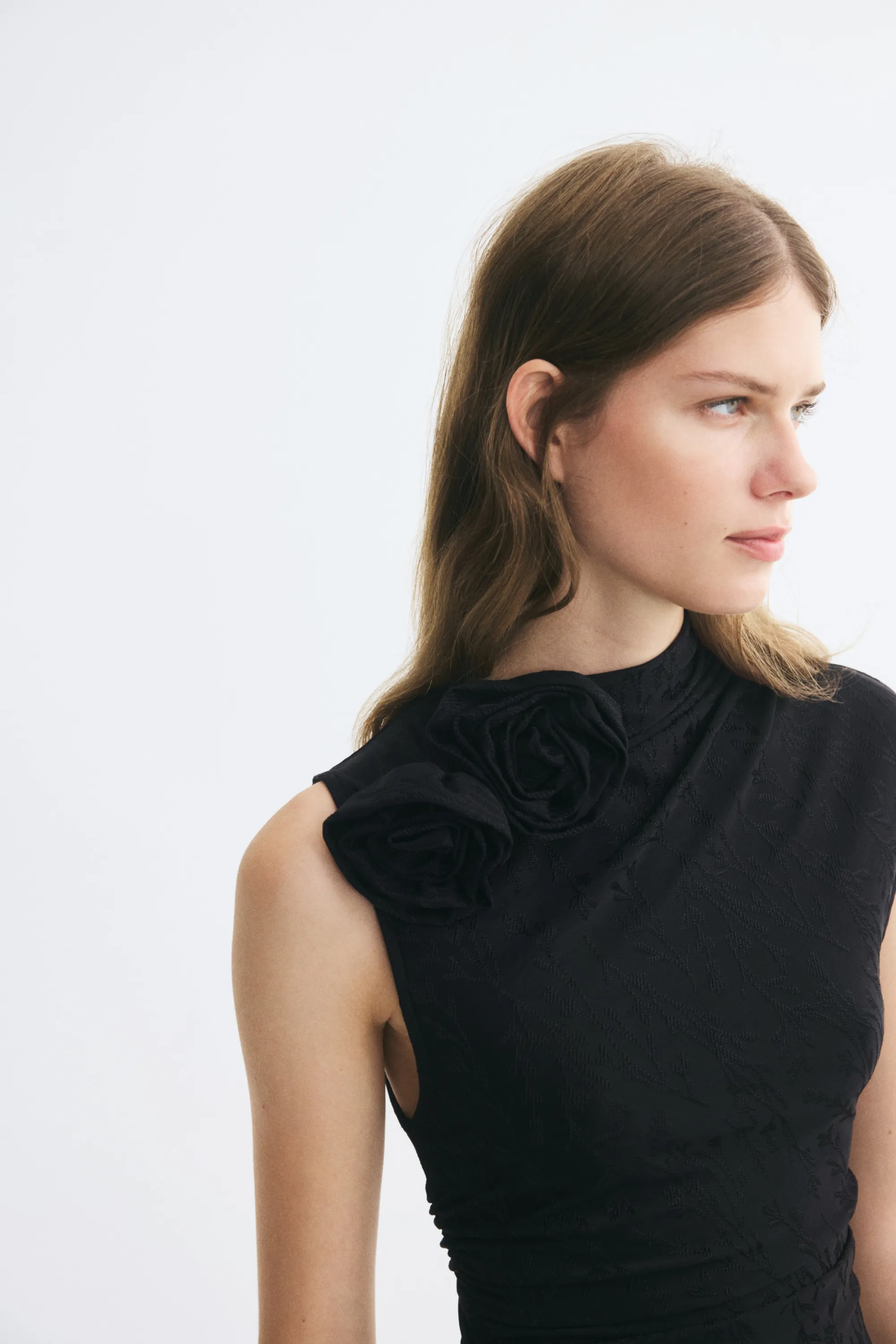 Robe en jersey jacquard avec rose appliquée - Noir