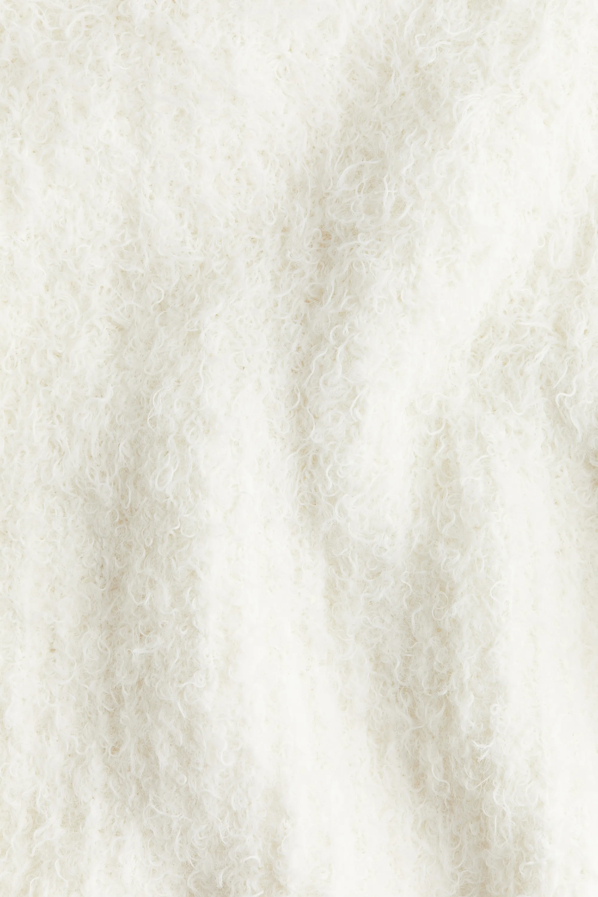 Pull en maille duveteuse avec épaulettes - Crème
