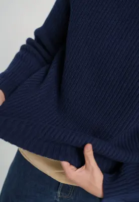 Le pull côtelé - Bleu marine — photo 3
