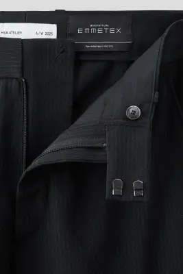 Pantalon cargo en laine mélangée - Noir/rayures tennis — photo 2