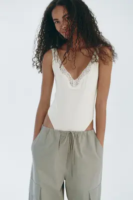 Body en jersey avec dentelle - Jaune pâle — photo 1