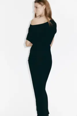 Robe asymétrique en laine mérinos - Noir — photo 2