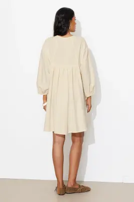 Robe courte brodée Femme — photo 4