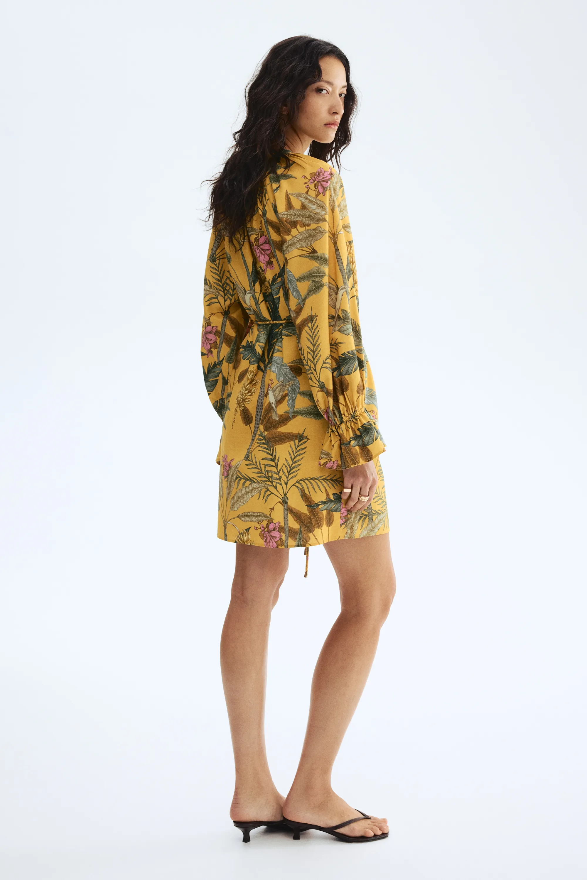 Robe en lin mélangé avec ceinture à nouer - Jaune moutarde/plantes