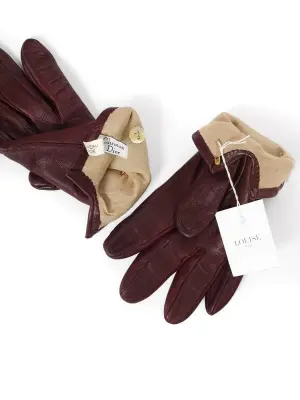 Gants en cuir d'agneau rouge bordeaux brodé CC Prix boutique 750€ Taille 7,5 — photo 3
