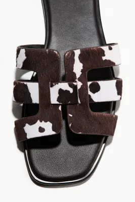 Sandales en cuir - Marron/imprimé peau de vache — photo 2