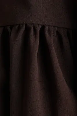 Robe avec dos décolleté et jupe évasée - Marron foncé — photo 3