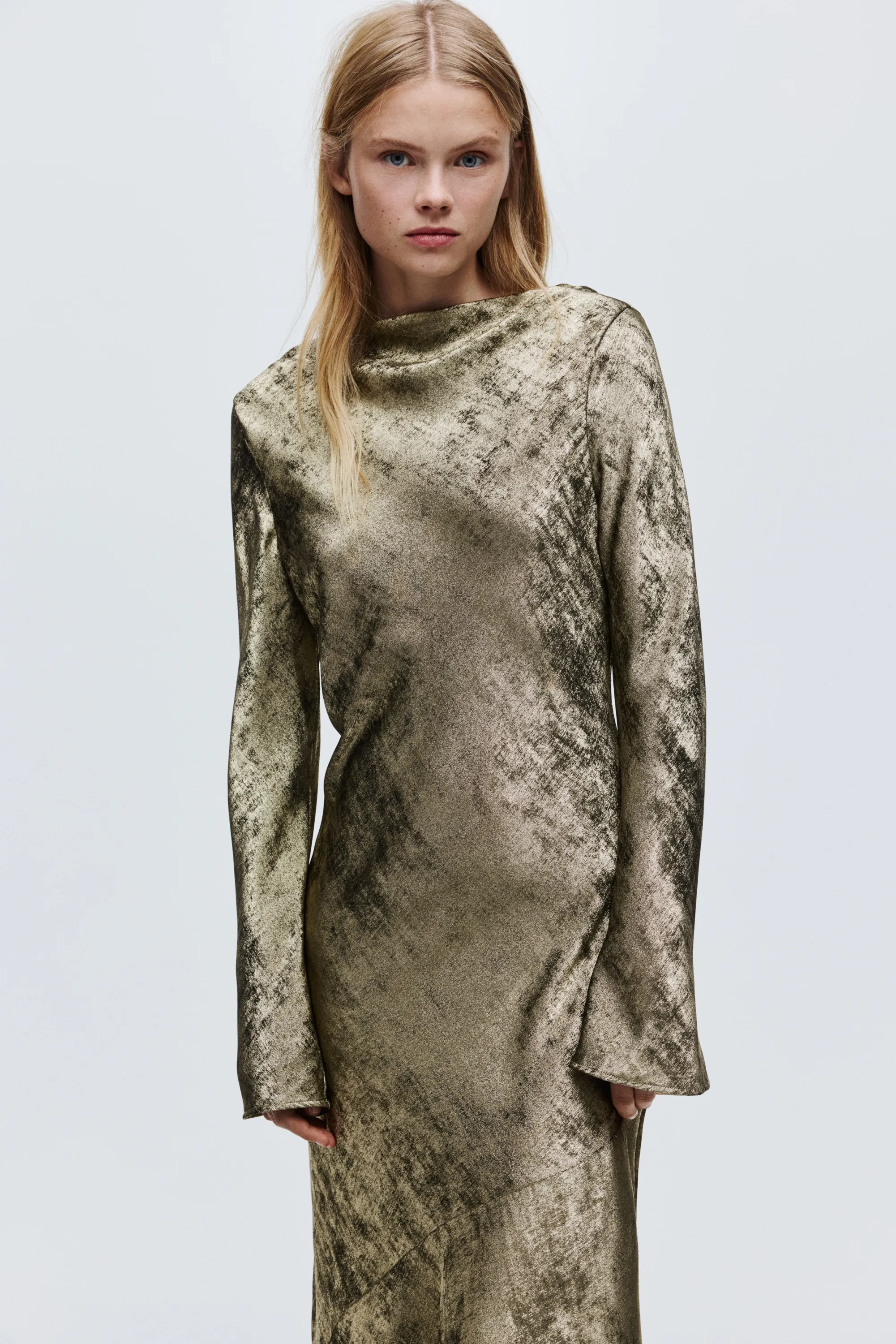 Robe en satin avec dos ouvert - Doré