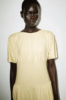 ROBE MIDI CINTRÉE EN COTON - JAUNE BEURRE — photo 1