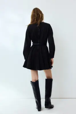 Robe en denim avec jupe évasée - Noir denim — photo 3