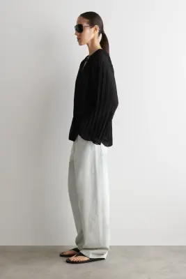 BLOUSE PLISSÉE EN GEORGETTE ENCOLURE À NOUER - NOIR — photo 3