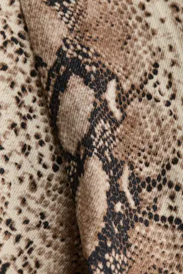 Pantalon 7/8 en twill - Beige/motif peau de serpent — photo 2