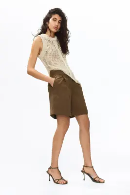 Short chic en lin mélangé - Vert kaki foncé — photo 3