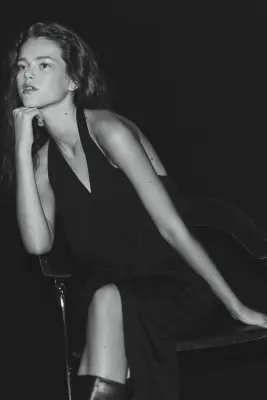 Robe dos nu à effet drapé - Noir — photo 1