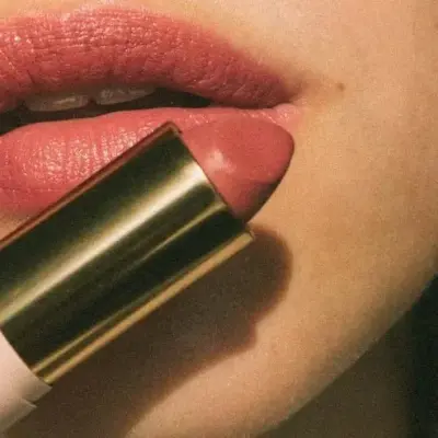 ROUGE À LÈVRES SOIN Bois de rose – nude rosé — photo 3