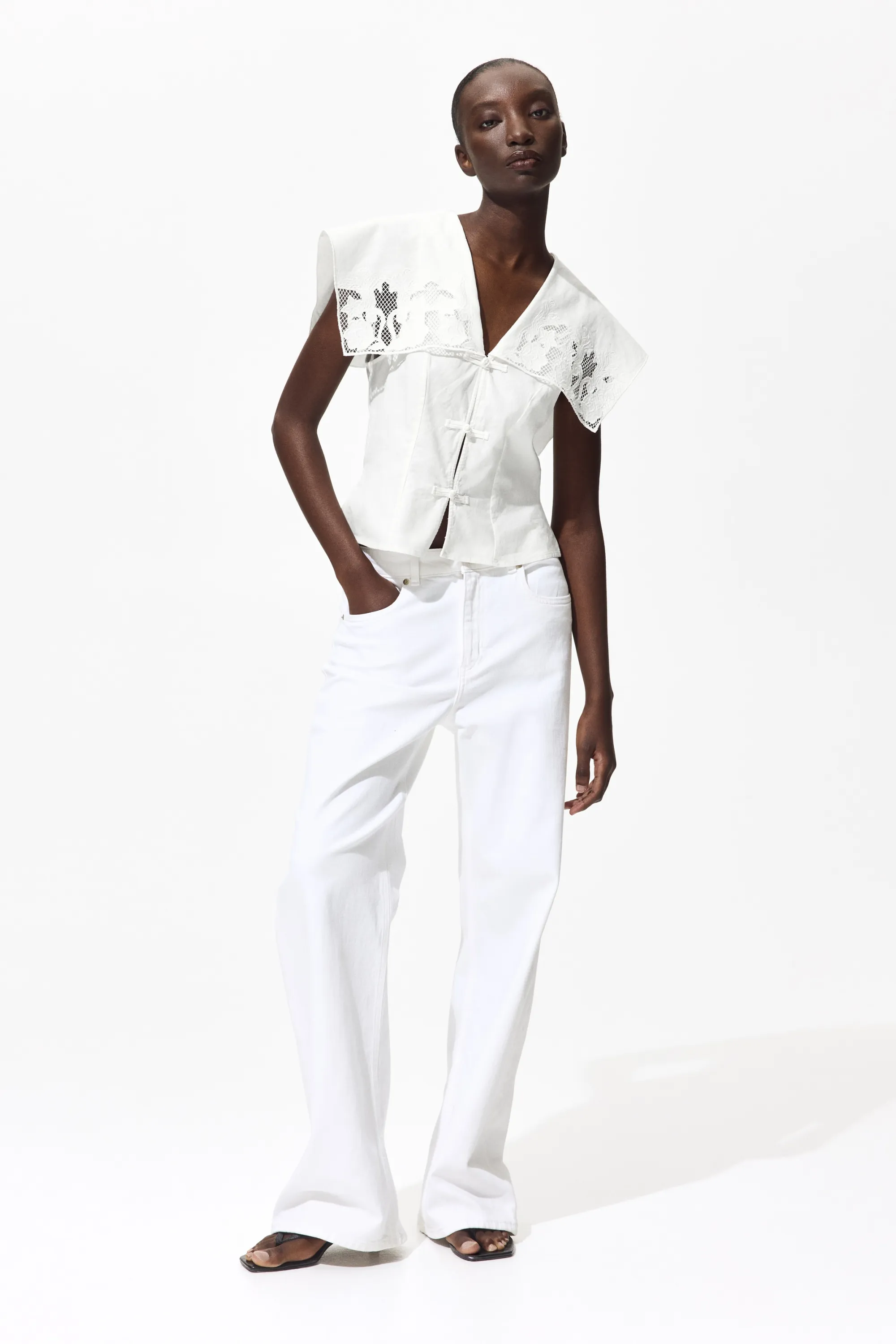 Top à col marin avec broderie anglaise - Ivoire