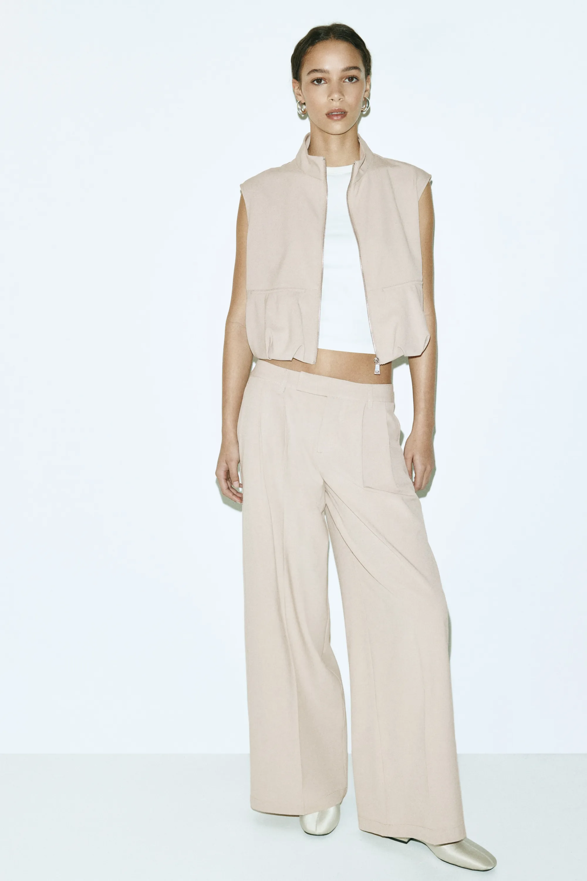 Veste sans manches avec base à effet boule - Beige