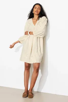 Robe courte brodée Femme — photo 3