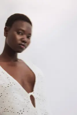 Robe de plage en coton avec broderie anglaise - Blanc — photo 2