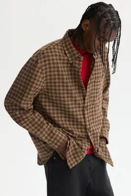 Chemise Relaxed Fit en laine mélangée - Taupe foncé/carreaux — photo 3