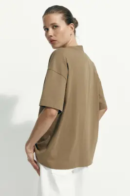 T-shirt oversize - Vert kaki — photo 3