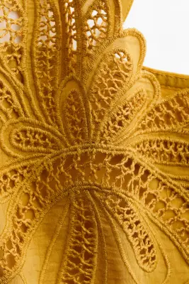 Robe brodée à bretelles fines - Jaune foncé — photo 3